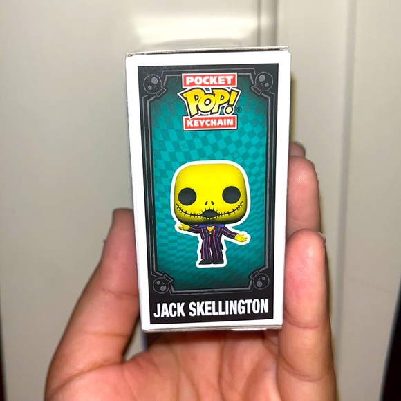 Nightmare Before Christmas Blacklight Keychain Set - Picture 4 of 5